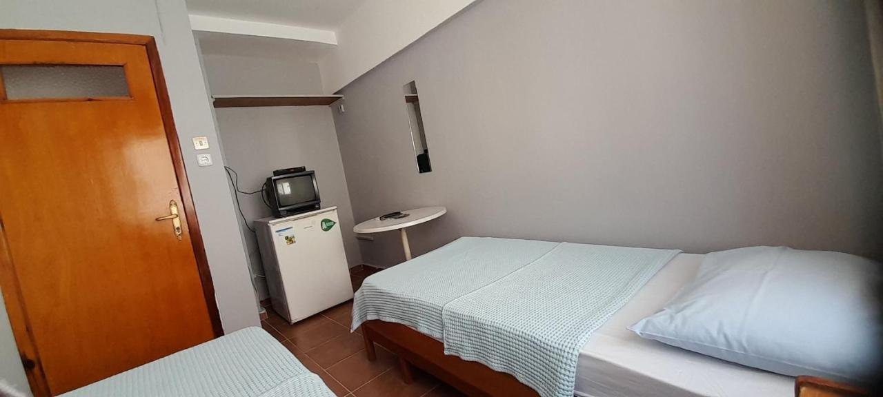 Set Arat Motel & Pansiyon Akçay Eksteriør billede