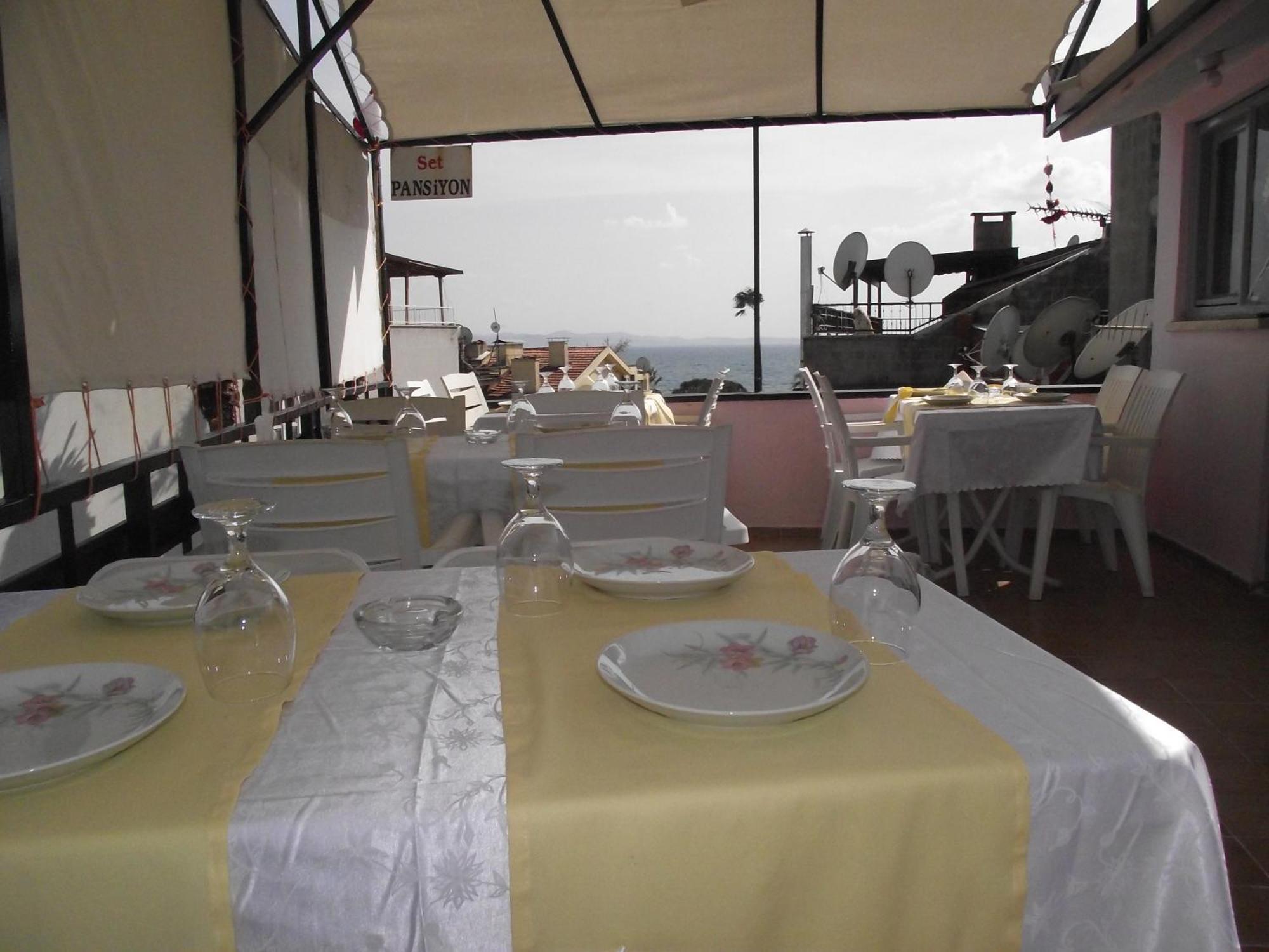 Set Arat Motel & Pansiyon Akçay Eksteriør billede